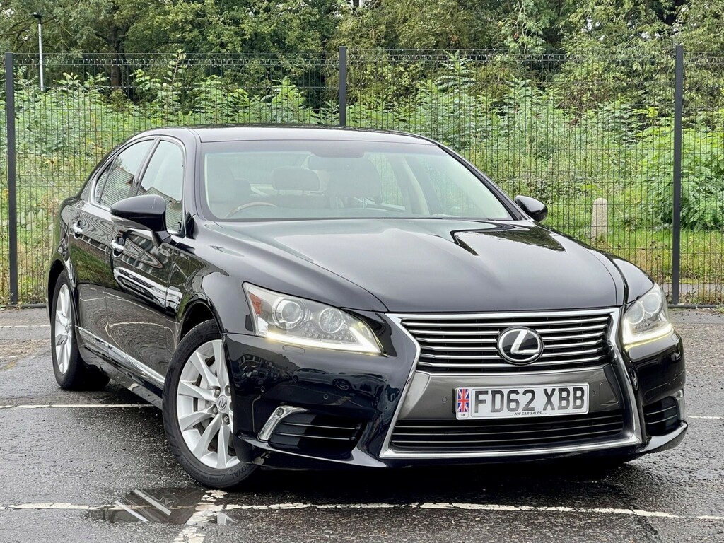 Compare Lexus LS 4.6 V8 Luxury FD62XBB Black
