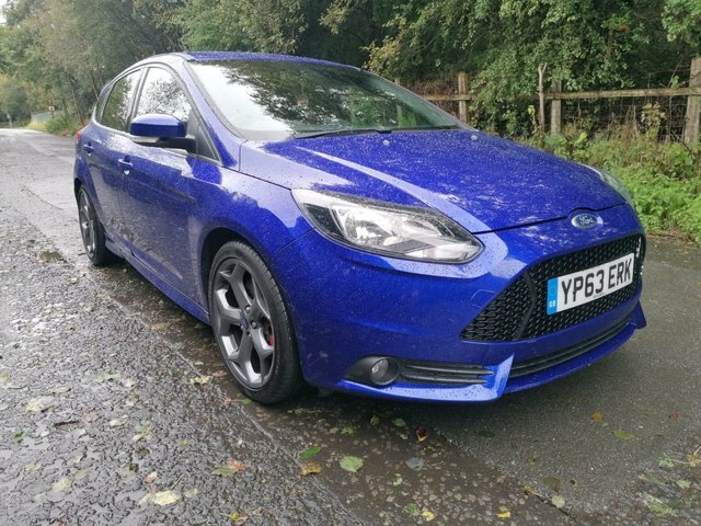 Compare Ford Focus 2.0 St-2 247 Bhp YP63ERK Blue