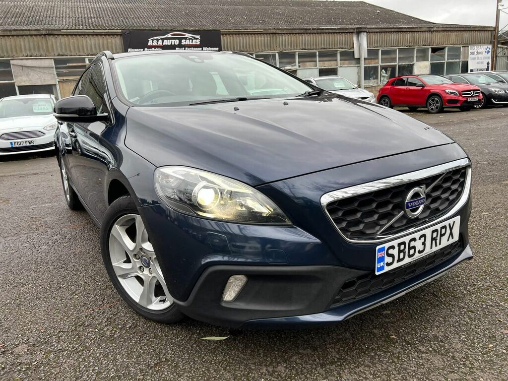 Compare Volvo V40 Cross Country Hatchback 1.6 D2 Lux Powershift Euro 5 Ss SB63RPX Blue