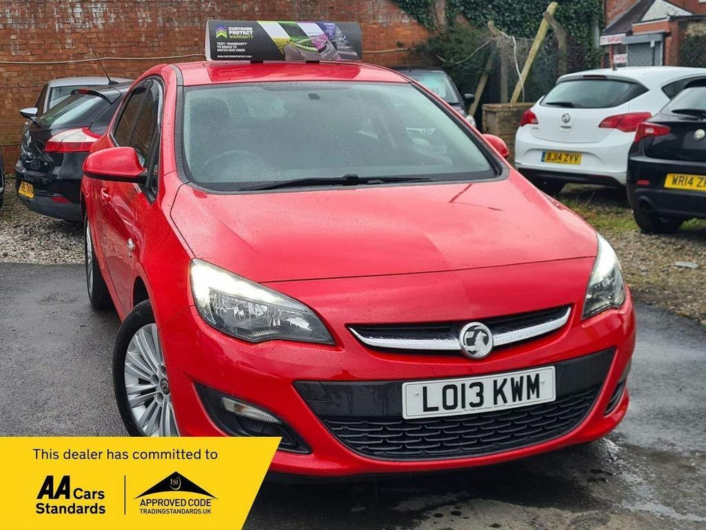Compare Vauxhall Astra 1.7 Energy Cdti 108 Bhp LO13KWM Red