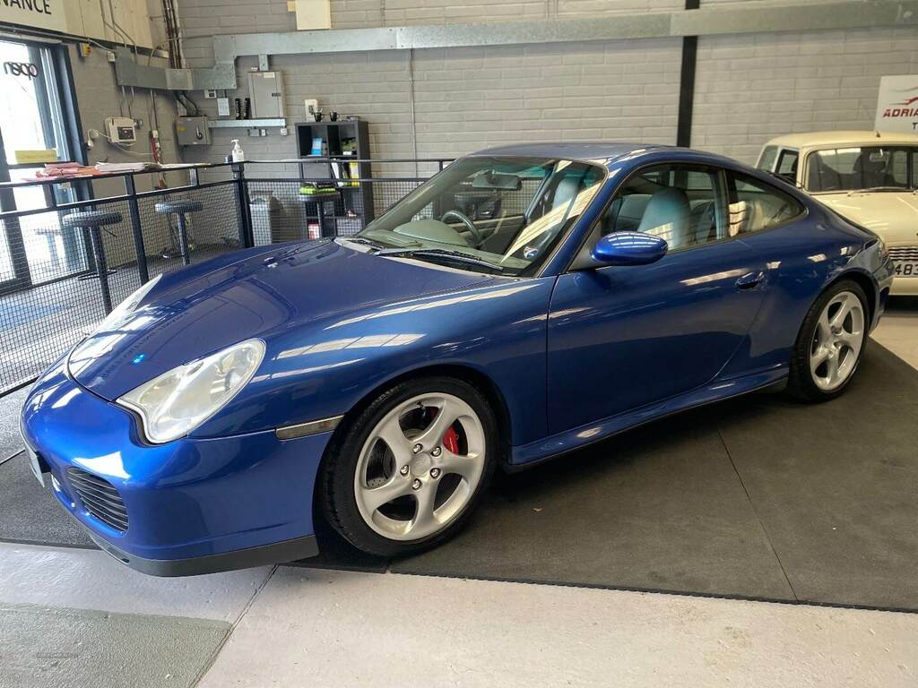 Compare Porsche 911 911 Carrera 4S CAR91L Blue