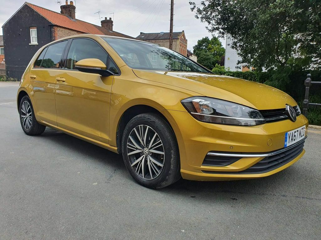 Compare Volkswagen Golf 1.6 Tdi Bluemotion Tech Se Nav Euro 6 Ss YA67MZD Yellow