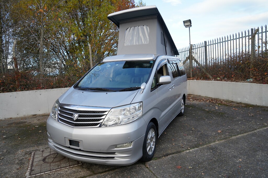 Toyota Alphard Low Mileage Example Silver #1