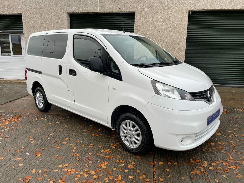 Compare Nissan NV200 Nissan Nv200 1.5 Dci Acenta Euro 5 BP64XKC White