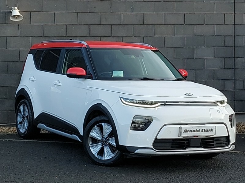 Compare Kia Soul 150Kw First Edition 64Kwh LV70FBK White