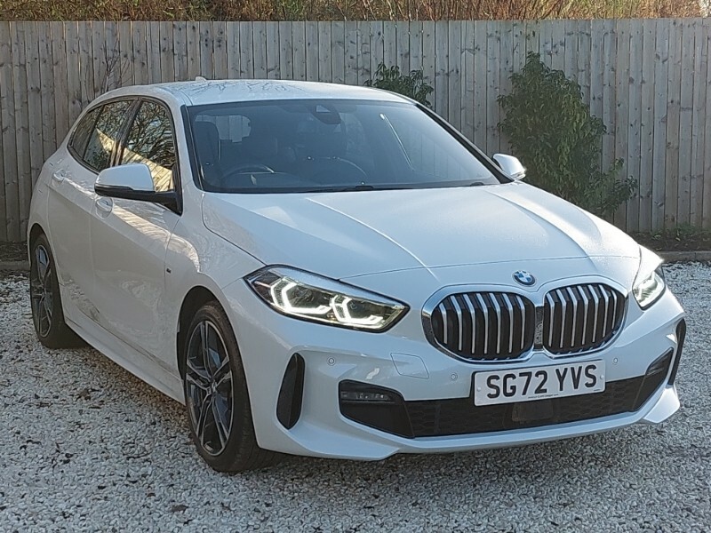 Compare BMW 1 Series 118D M Sport SG72YVS White