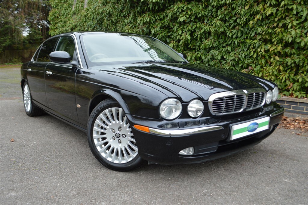 Compare Jaguar XJ Saloon YE06YGT Black