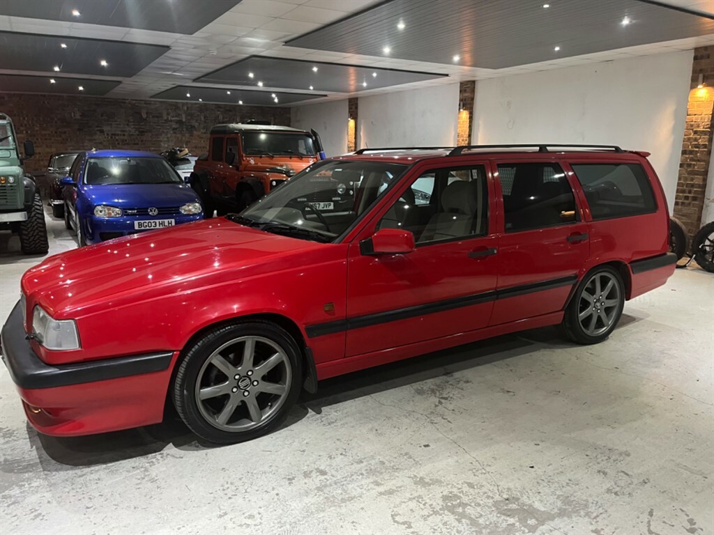 Compare Volvo 850 850R T5r T5-r N407WUP Red