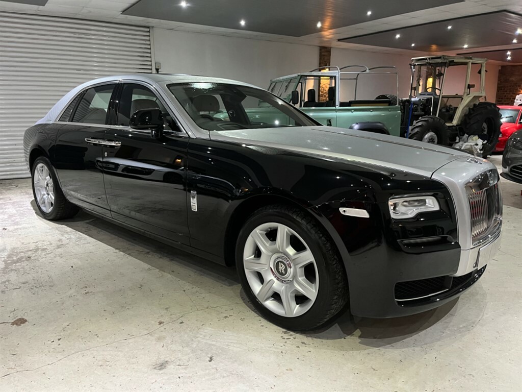 Compare Rolls-Royce Ghost V12 Swb D13ERE 