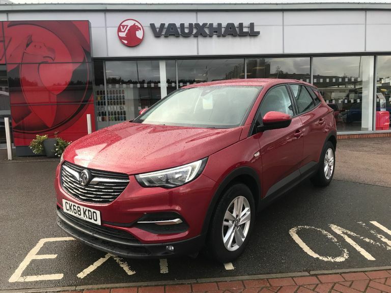 Compare Vauxhall Grandland X Se 1.2T 130Ps Ss CK68KDO Red