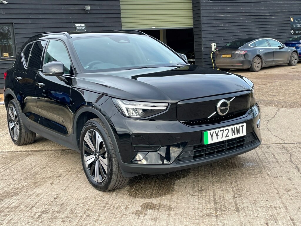 Compare Volvo XC40 170Kw Recharge Core 69Kwh YY72NWT Black