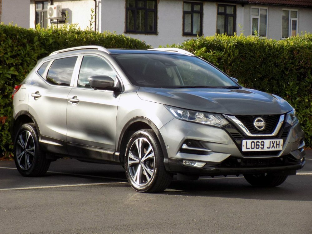 Compare Nissan Qashqai 1.3 Dig-t N-connecta Dct Euro 6 Ss LO69JXH Grey