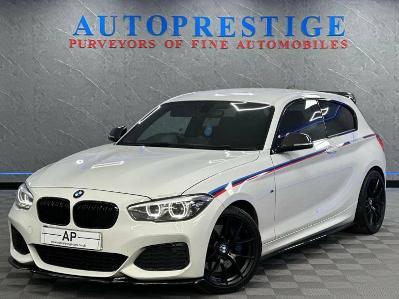 Compare BMW 1 Series Hatchback VE68WVS White