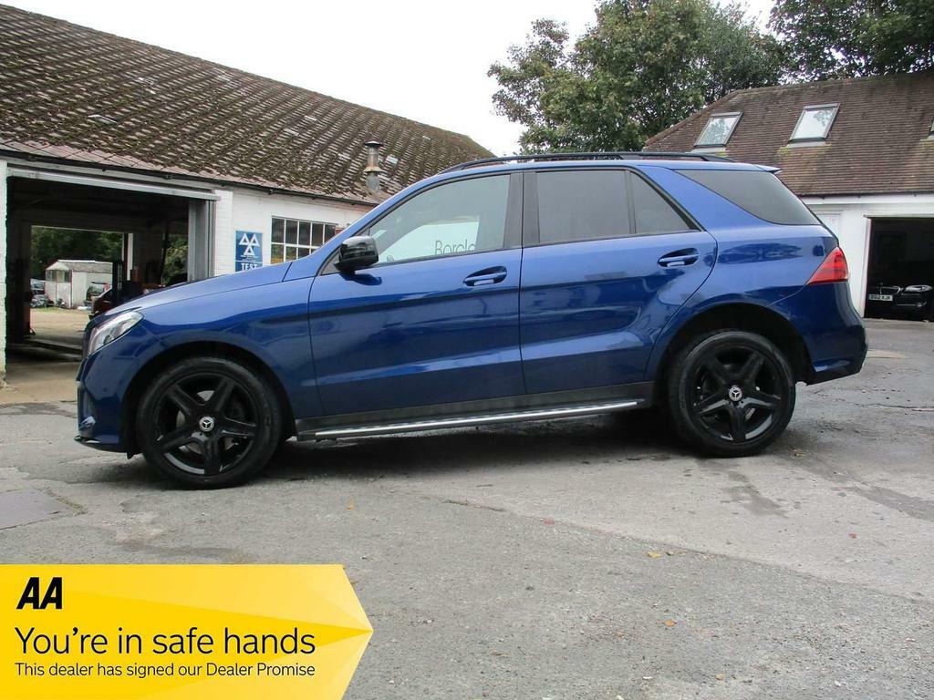 Compare Mercedes-Benz GLE Class 3.0 Gle350d V6 Amg Night Edition G-tronic 4Matic E KT18NHF Blue