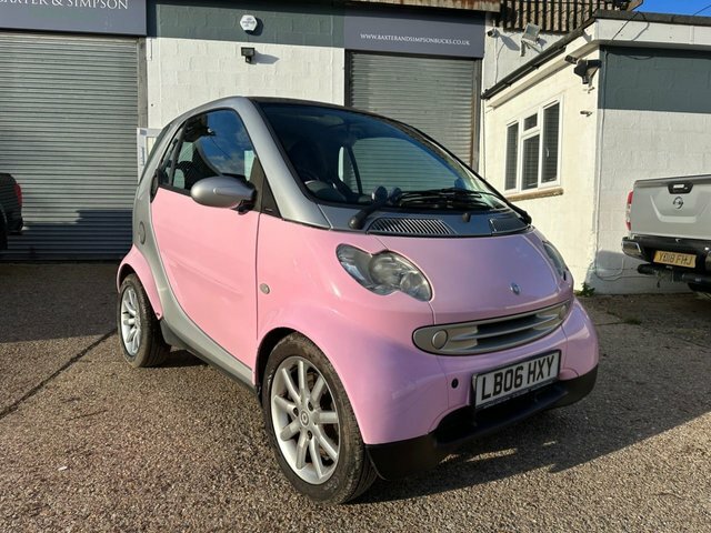 Compare Smart Fortwo Coupe LB06HXY Pink