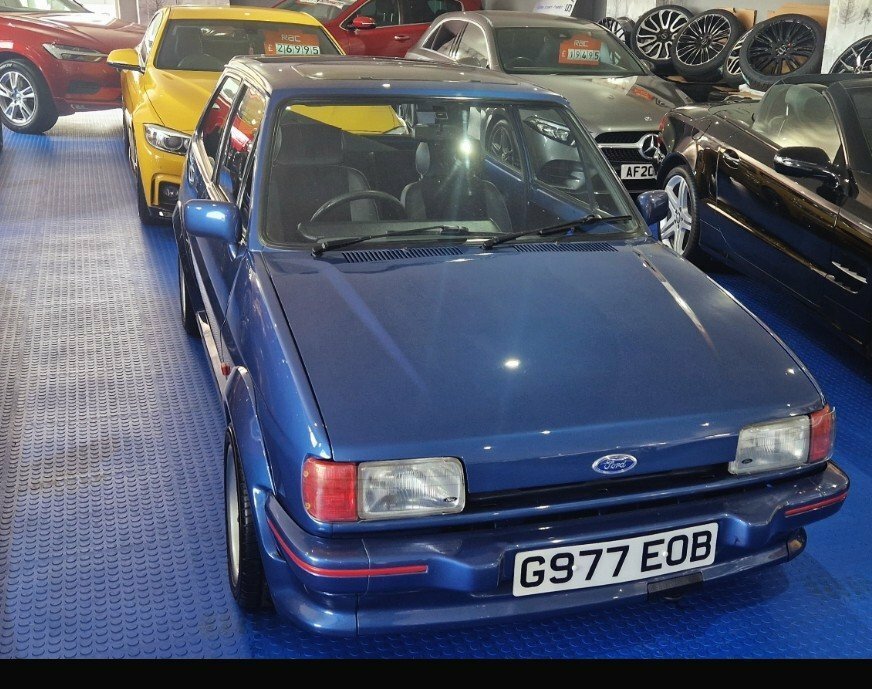 Compare Ford Fiesta Hatchback 1.6 G977EOB Blue