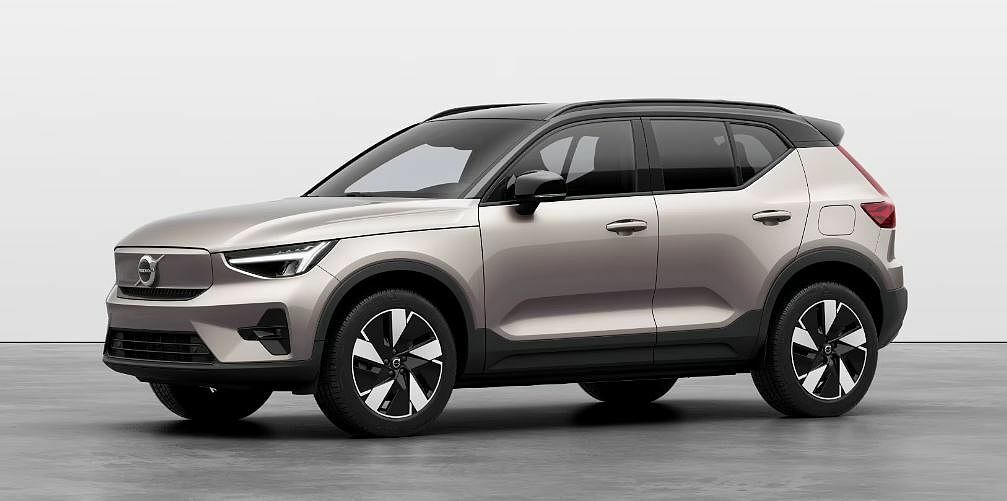 Compare Volvo XC40 Recharge Plus Latest 82Kwh Battery KN73JHU Silver