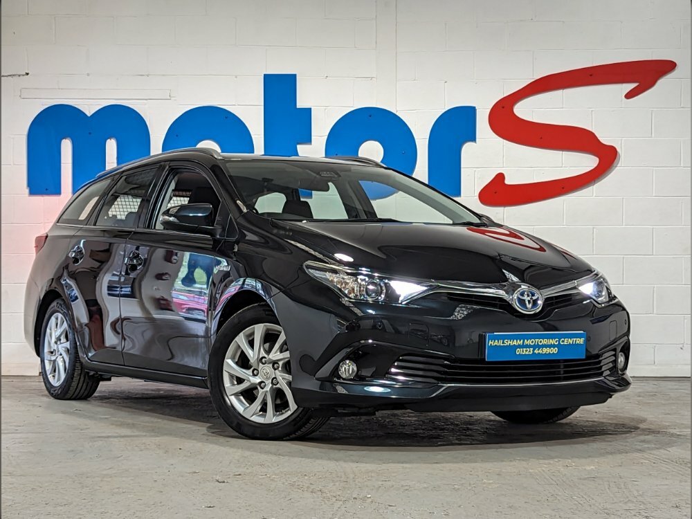 Compare Toyota Auris 1.8 Hybrid Icon Tech Tss Cvt Only One Owner FX19XTR Black