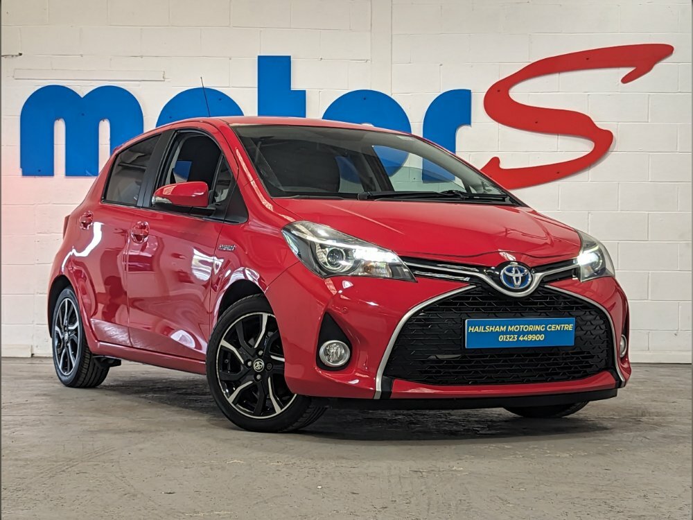 Toyota Yaris 1.5 Hybrid Design Cvt Red #1