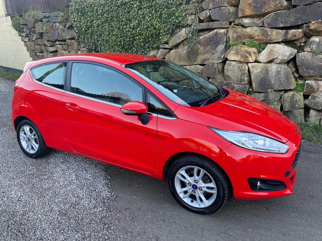 Compare Ford Fiesta 1.0T Ecoboost Zetec Euro 6 Ss MM16ARX Red