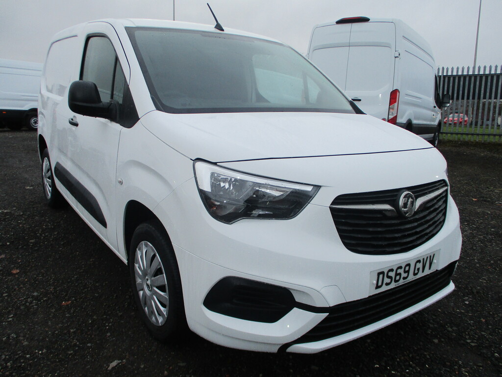 Compare Vauxhall Combo Diesel DS69GVV 