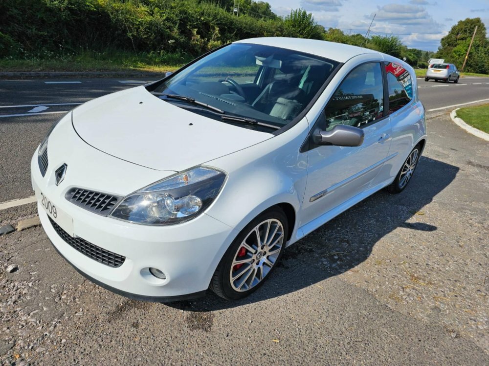 Compare Renault Clio 2.0 Vvt Renaultsport Cup  White