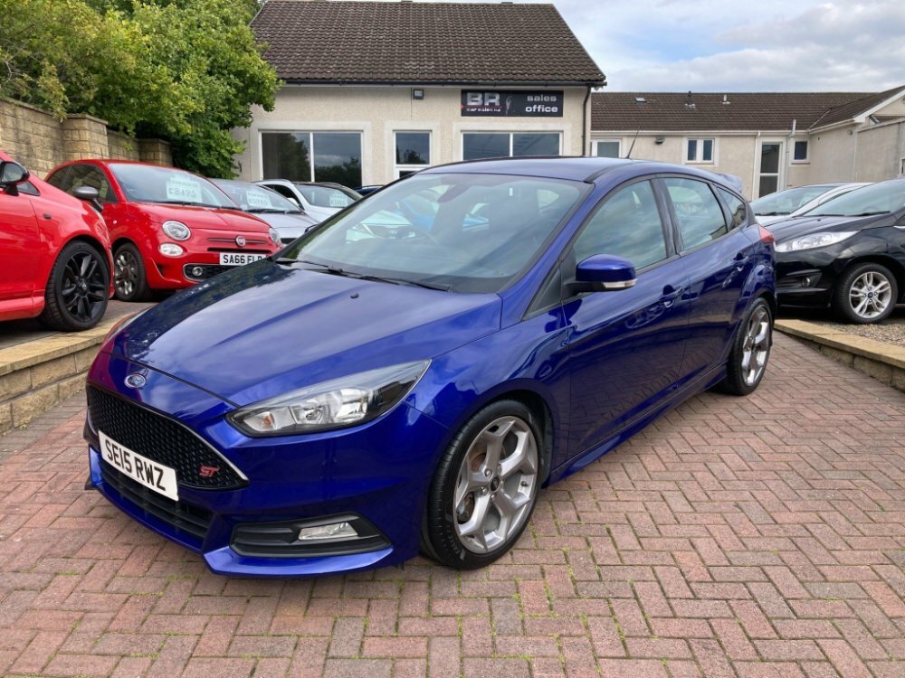 Compare Ford Focus 2.0 Tdci St-2 Euro 6 Ss SE15RWZ Blue