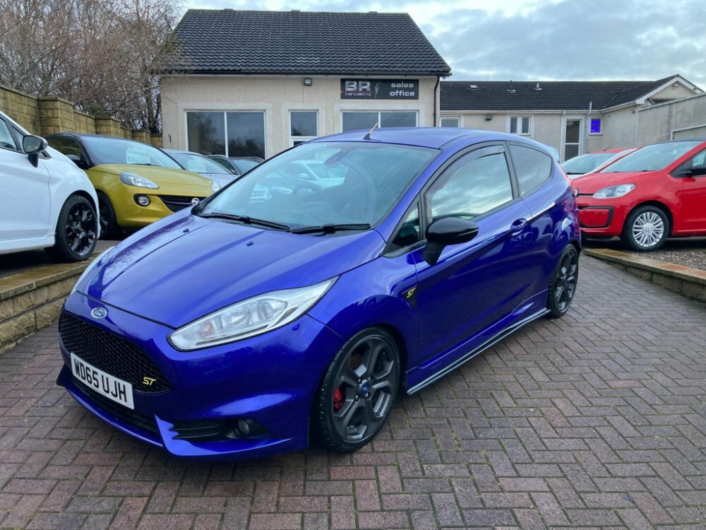 Compare Ford Fiesta 1.6T Ecoboost St-3 Euro 6 WD65UJH Blue