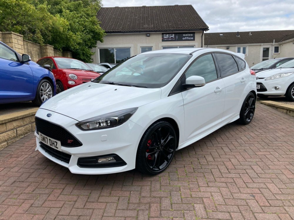 Compare Ford Focus 2.0 Tdci St-3 Euro 6 Ss SM17DHZ White