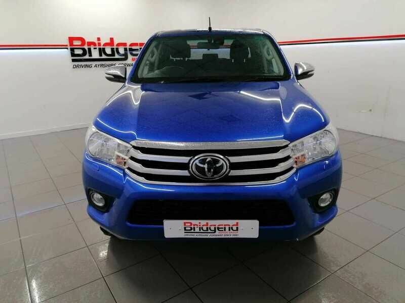 Compare Toyota HILUX 2.4 D-4d Icon Pickup SK66EFE Blue