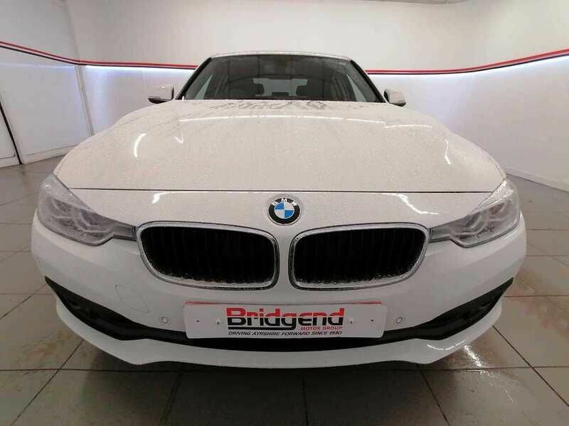 Compare BMW 3 Series 2.0 318D Se Saloon YD68XJK White