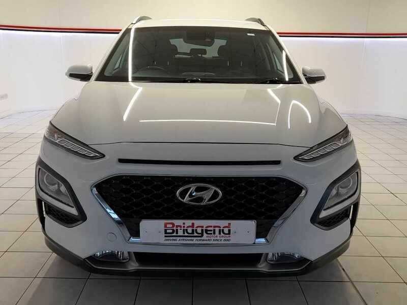 Compare Hyundai Kona 1.0 T-gdi Premium Suv SH20OTA White