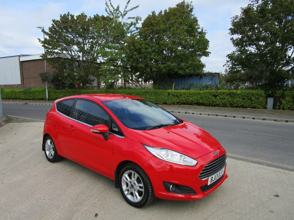 Compare Ford Fiesta Titanium 3-Door Free Road Tax, Recently Serviced BJ13OJV Red