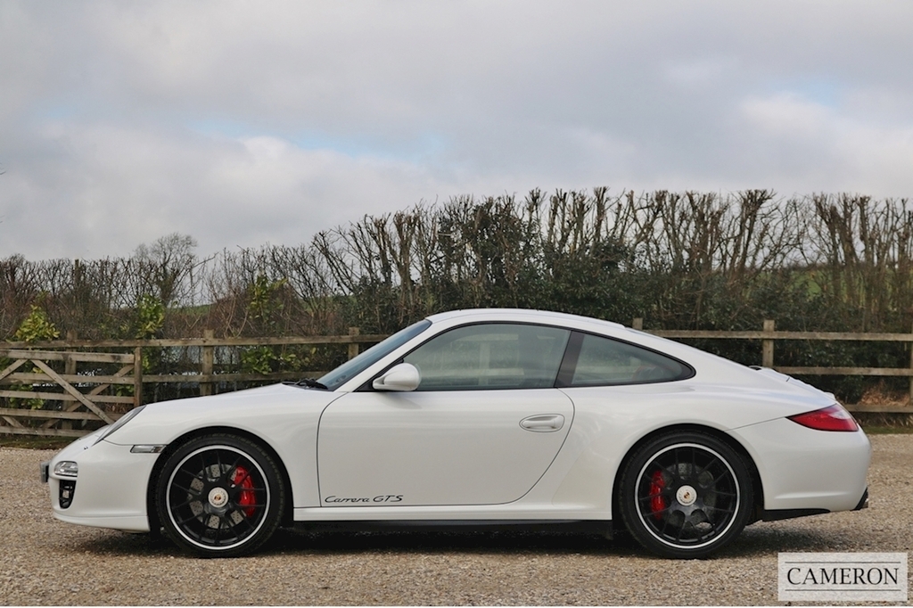 Compare Porsche 911 911 Carrera Gts YF60WLV White