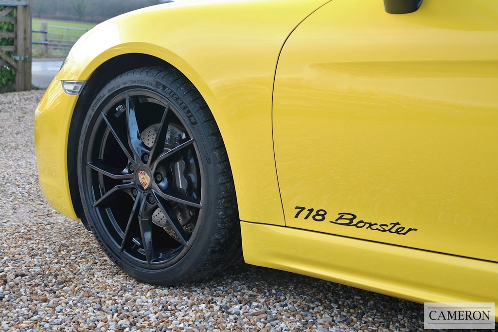 Compare Porsche 718 718 Boxster AP17VHW Yellow