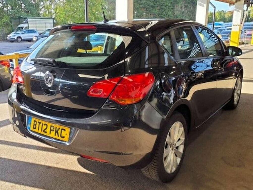 Used Vauxhall Astra Hatchback 1.4 16v Active Euro 5 5dr in