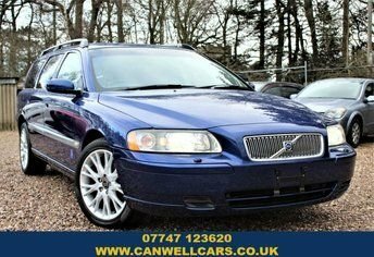 Compare Volvo V70 2.4 Ocean Race Limited 170Bhp BC06PKN Blue