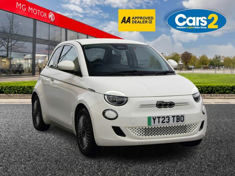 Compare Fiat 500 87Kw Icon 42Kwh YT23TBO White