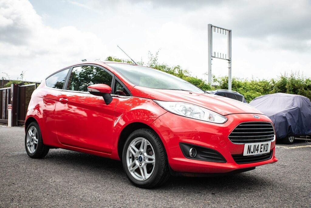Compare Ford Fiesta Hatchback 1.0T Ecoboost Zetec Euro 5 Ss 20 NJ14EVD Red