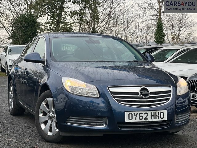 Compare Vauxhall Insignia 2.0 Se Cdti OY62HHO Blue
