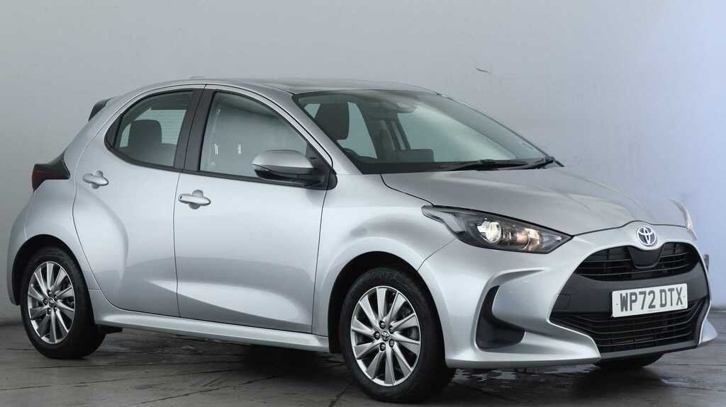 Compare Toyota Yaris 1.5 Hybrid Icon Cvt WP72DTX Silver