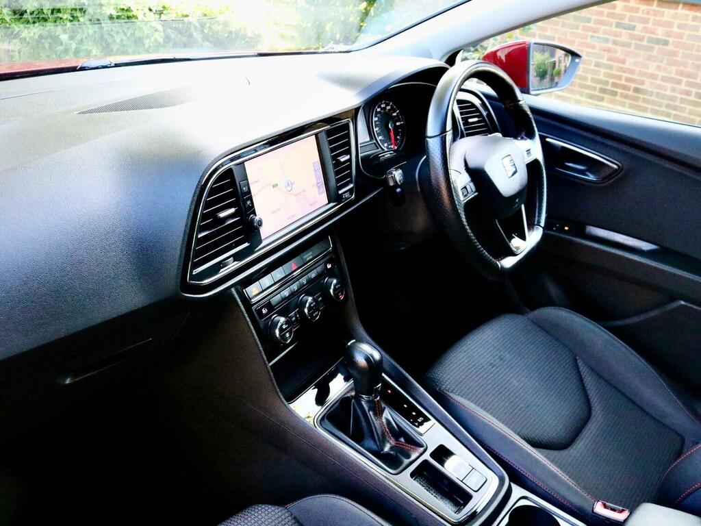 Compare Seat Leon Hatchback 2.0 Tsi Fr 2018 CX68WYR Red