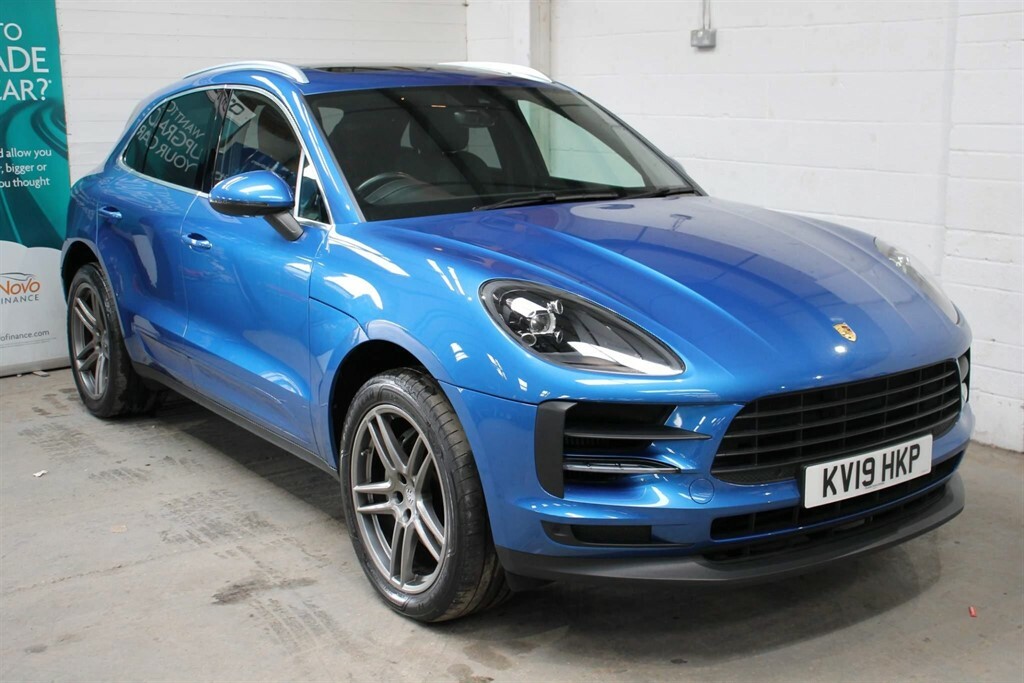 Compare Porsche Macan 3.0T V6 S Pdk 4Wd Euro 6 Ss KV19HKP Blue