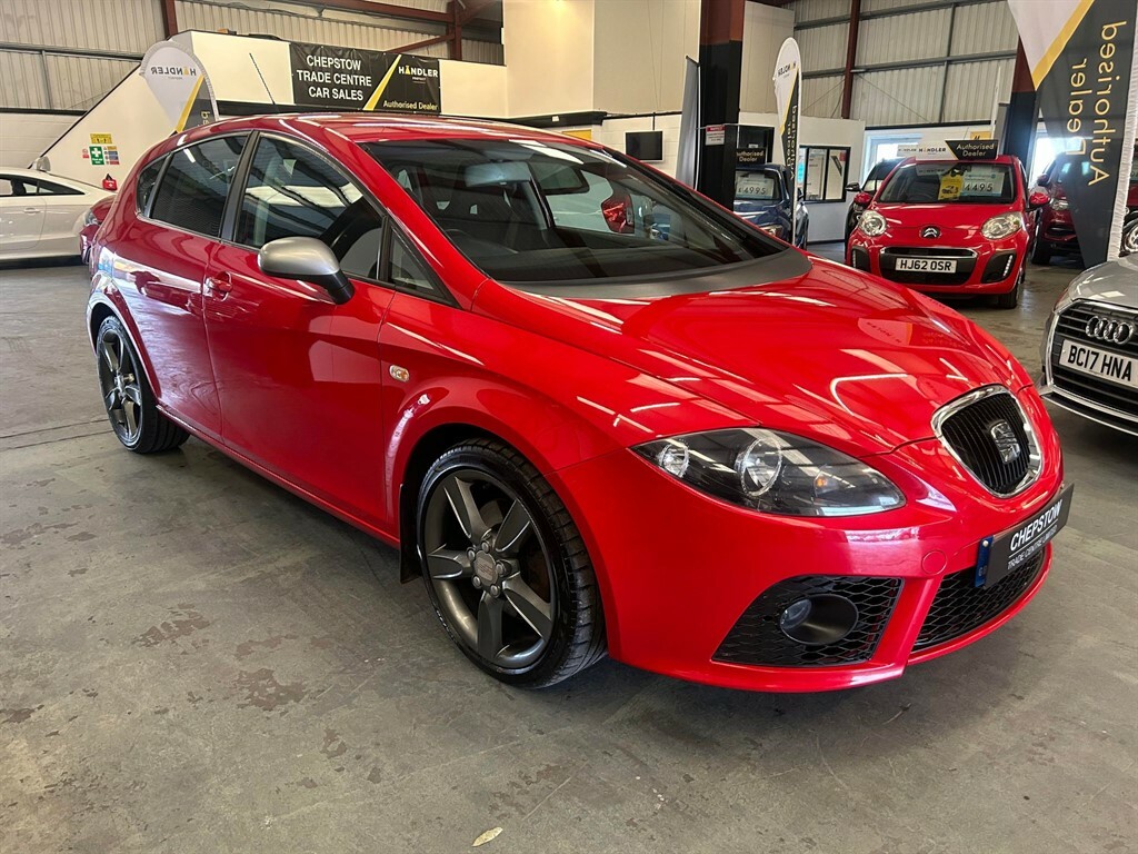 Compare Seat Leon 2.0 Tdi Fr Sport Limited Special Edition 550 Spec- CE58GVD Red