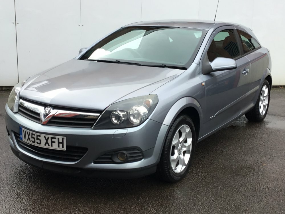 Compare Vauxhall Astra Sxi 16V Twinport 3-Door VX55XFH Silver