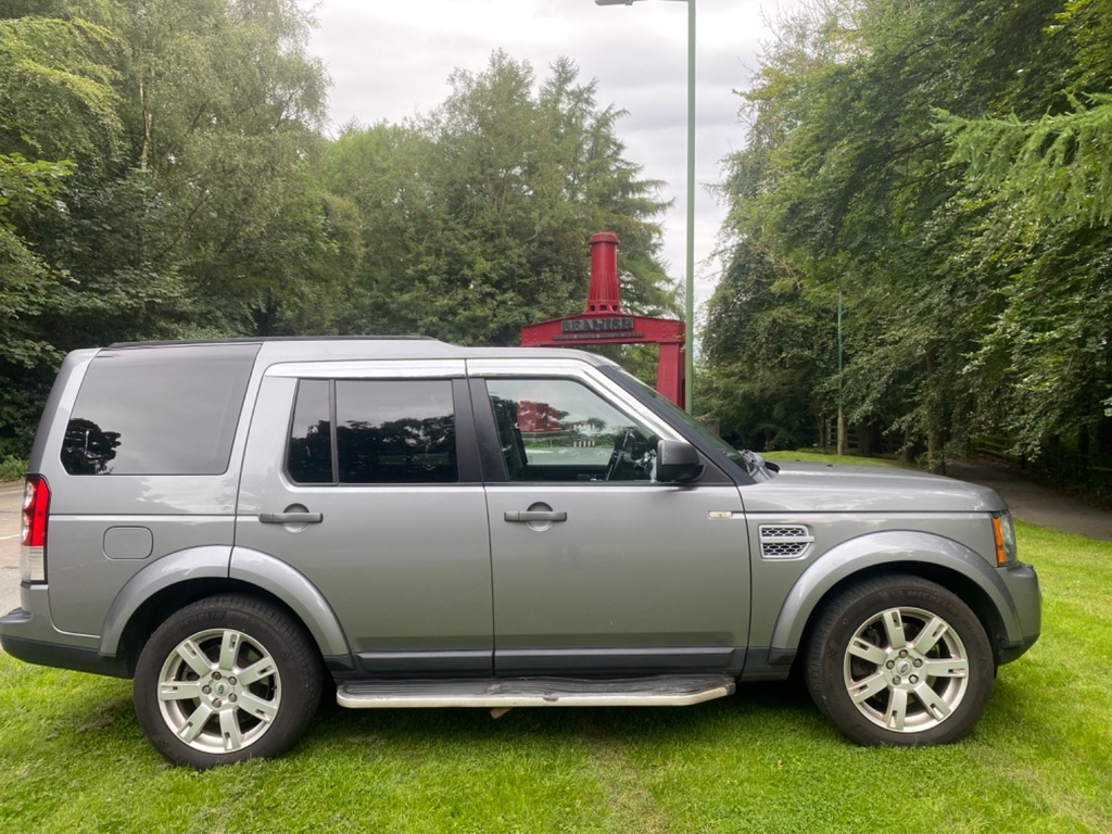 Compare Land Rover Discovery Estate RN54NHS Grey