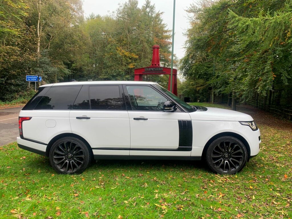 Land Rover Range Rover Estate White #1