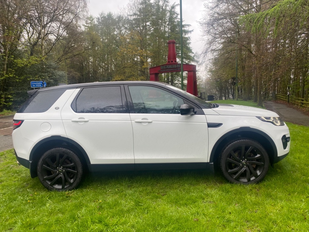 Compare Land Rover Discovery Sport Estate FE17FCZ White