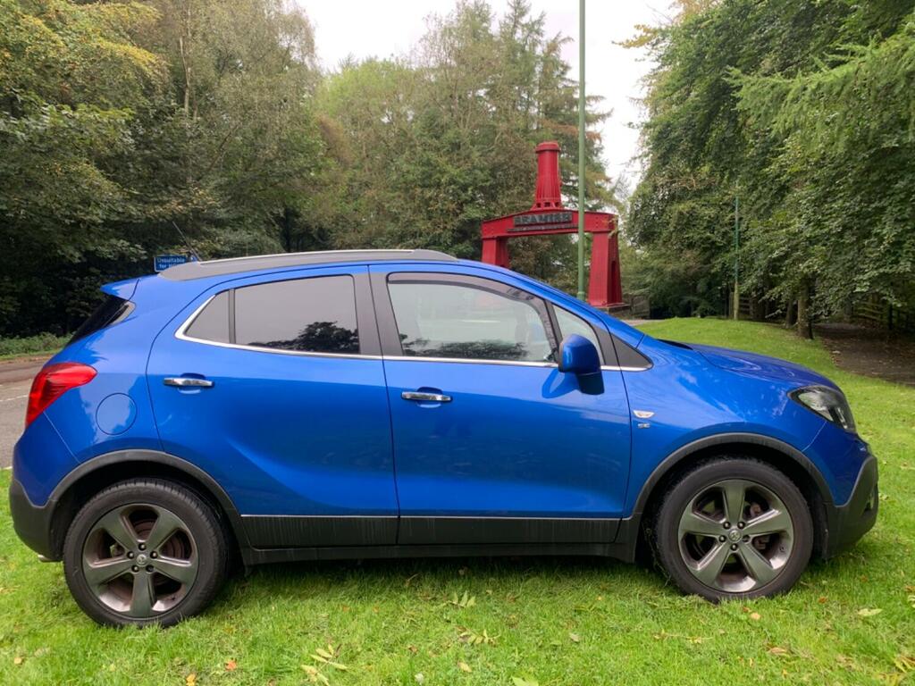 Compare Vauxhall Mokka Se NV62UUH Blue