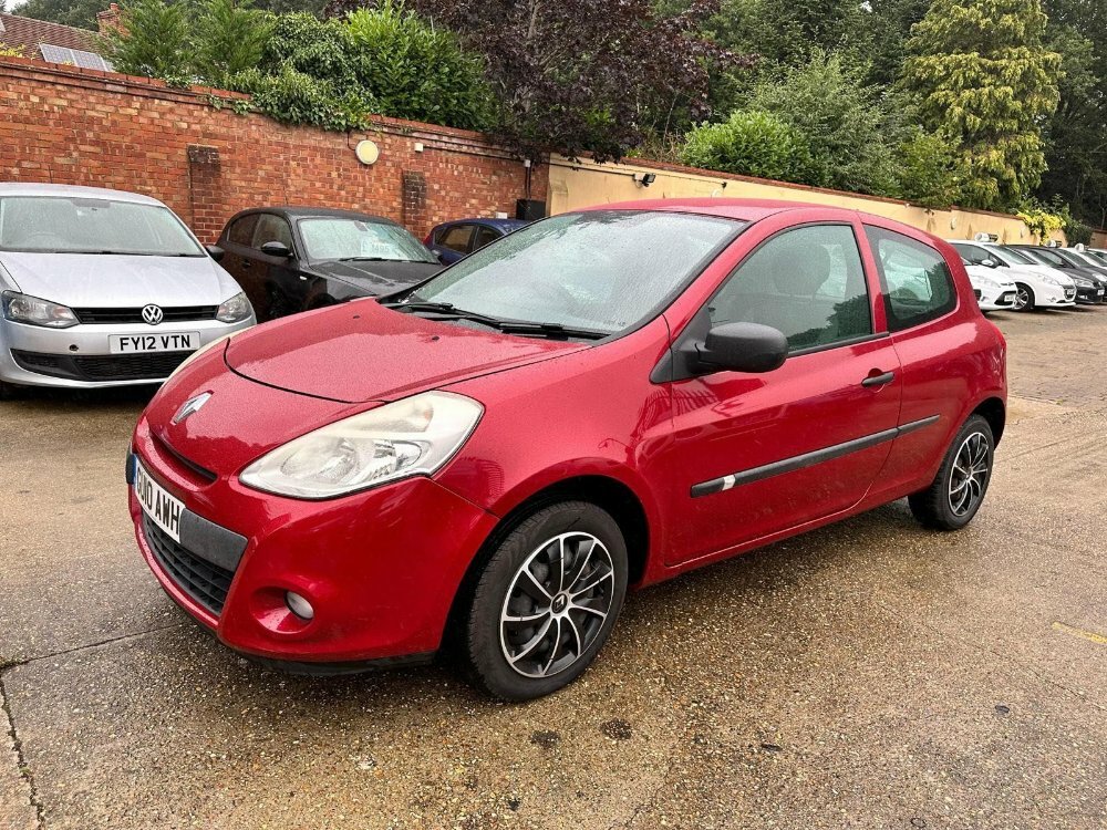 Compare Renault Clio 1.2 Extreme Euro 5 GU10AWH Red